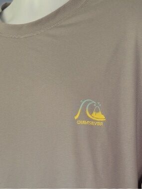 Quiksilver UPF 50+ Rashguard XXL Long Sleeve Surf Shirt Gray Striped Performance